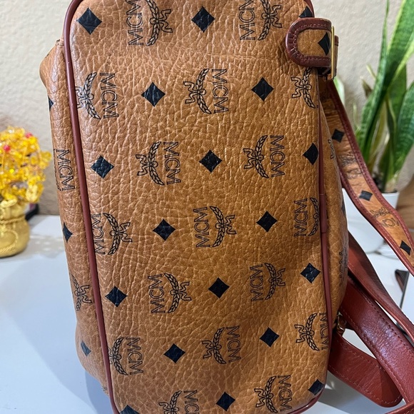 MCM VINTAGE COGNAC BACKPACK - Picture 3 of 12